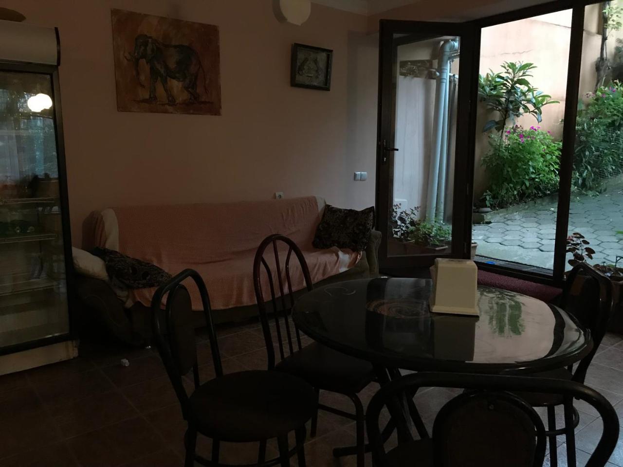 Temo'S Guesthouse Sarpi Εξωτερικό φωτογραφία